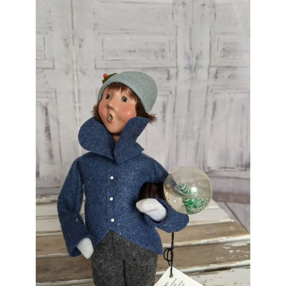 Byers choice snow globe Christmas traditions boy f‎